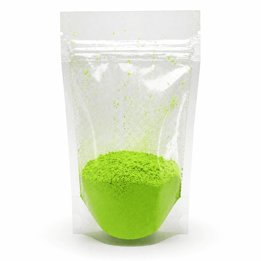 Apfelgrünes Pulver in einer Plastik Verpackung