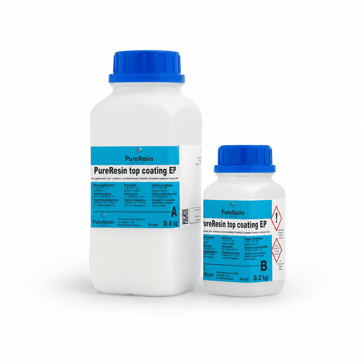 Zwei Epoxidharz Top Coating Flaschen nebeneinander auf weißem Hintergrund