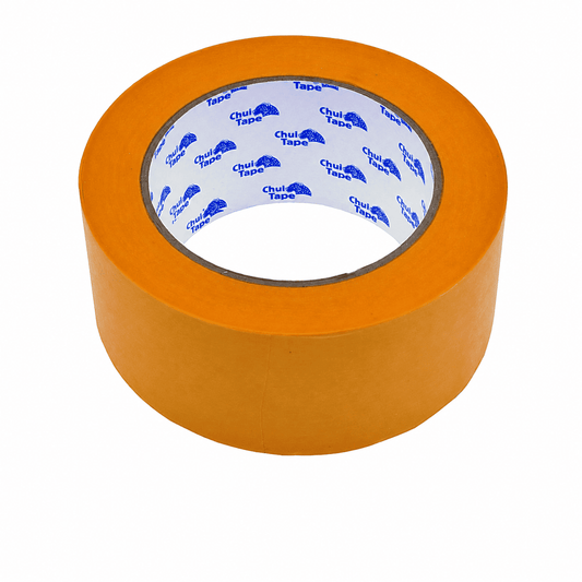 Oranges Washi-Abdeckband auf weißem Hintergrund für präzise Farbkanten und saubere Abklebearbeiten bei Beschichtungen.