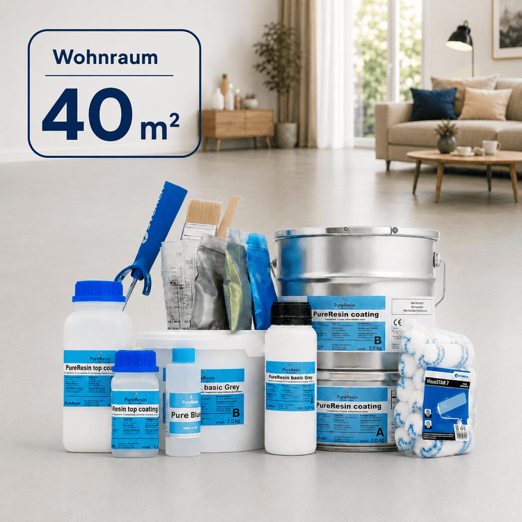 Komplettset für einen 40 m² Wohnraum mit Epoxidharz, Pigmenten, Werkzeug und Zubehör. Im Hintergrund ist ein moderner Wohnraum mit Holzfußboden zu sehen.