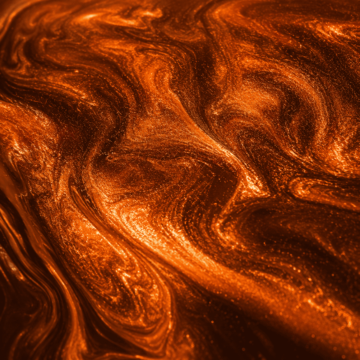 Leuchtend orangefarbenes Metallic-Epoxidharz mit intensiver Marmorstruktur, brillantem Perlglanz und faszinierender Tiefenwirkung.