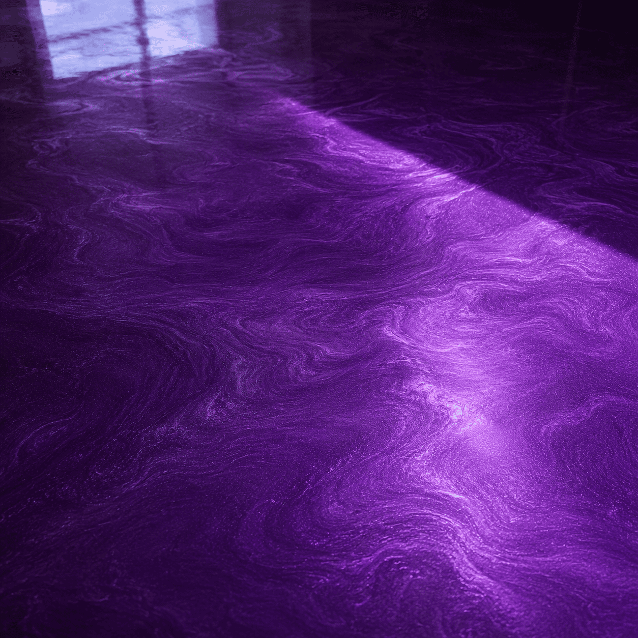 Lila Boden unter UV-Licht