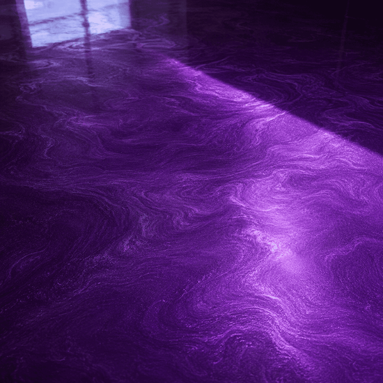 Lila Boden unter UV-Licht