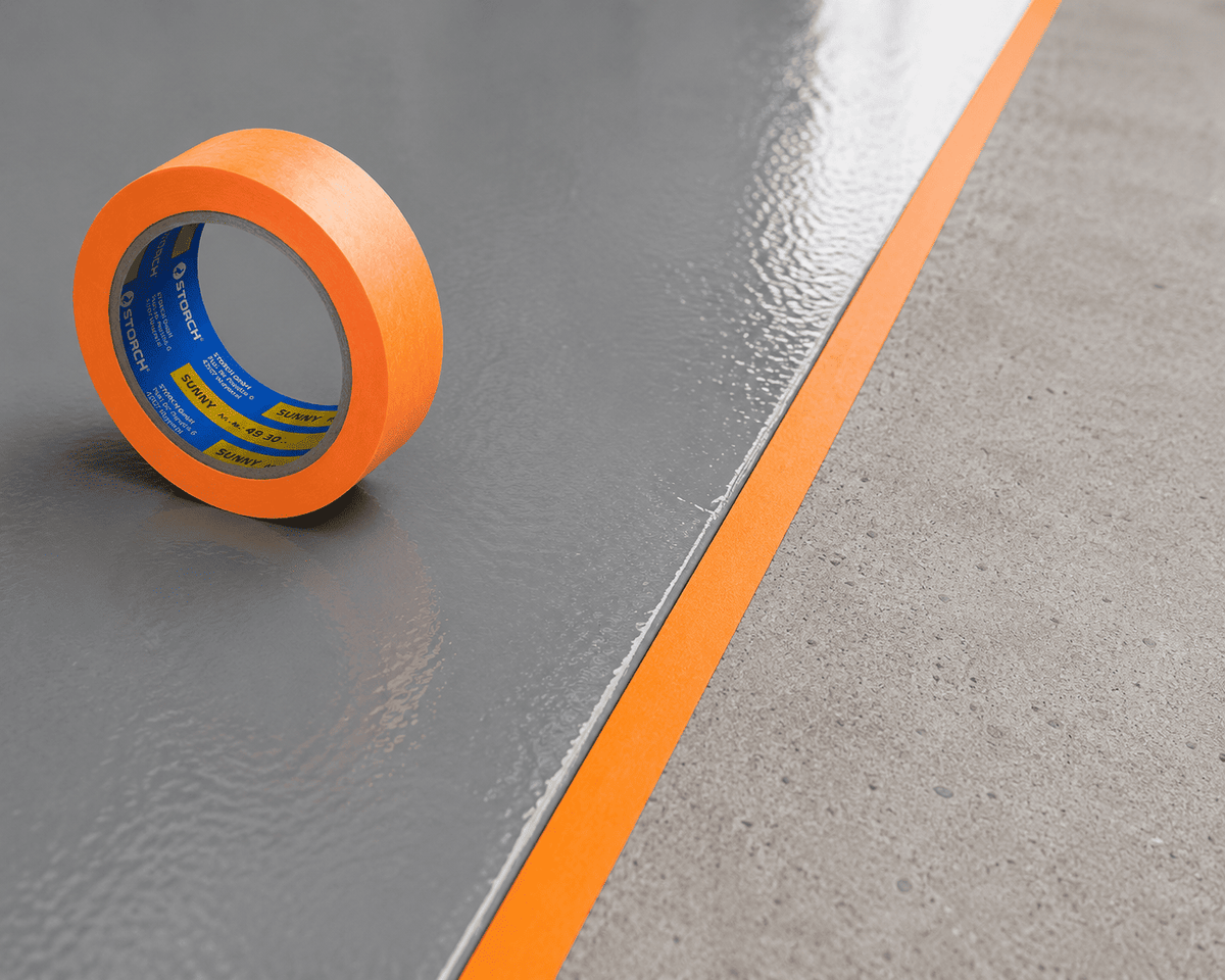 Oranges Abklebeband für saubere Kanten bei Epoxidharz-Beschichtungen
