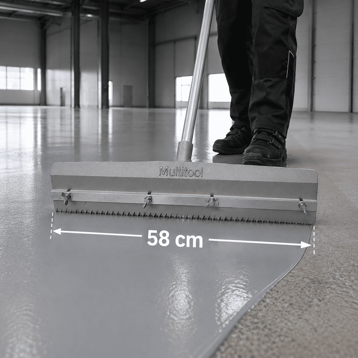 58 cm Metallrakel zum gleichmäßigen Verteilen von Epoxidharz-Beschichtungen