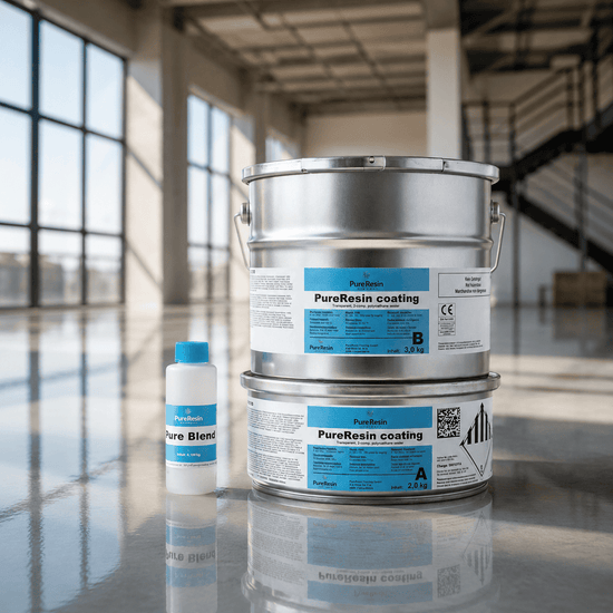 Silber blauer Coating Eimer mit Additiv Flasche in einer Halle