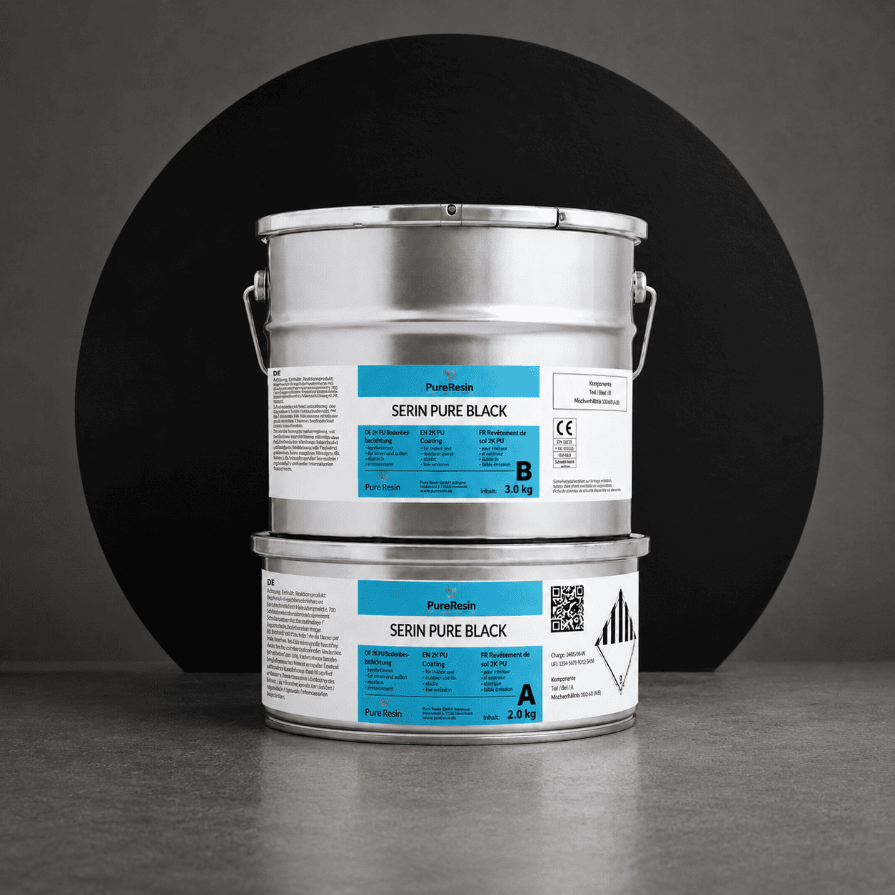 Silber, blauer Coating Eimer Serin Pure Schwarz mit einem schwarzen Kreis hinter dem Eimer